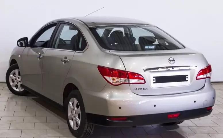 Nissan Almera