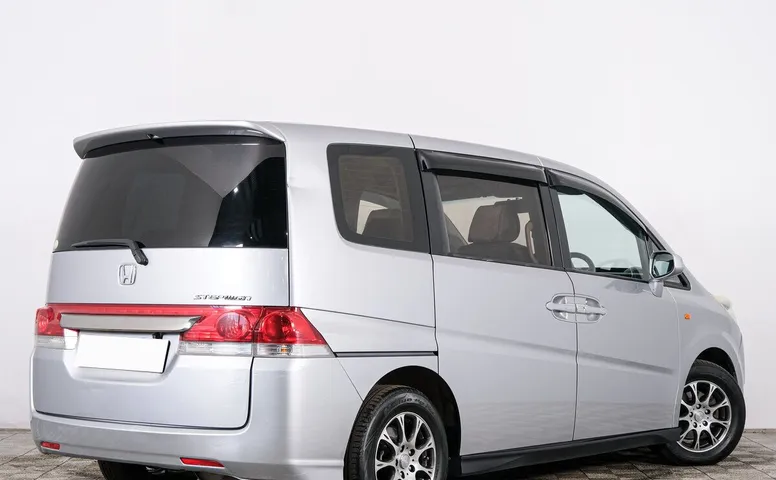 Honda Stepwgn V
