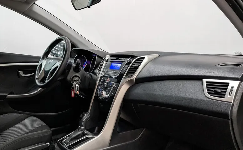 i30