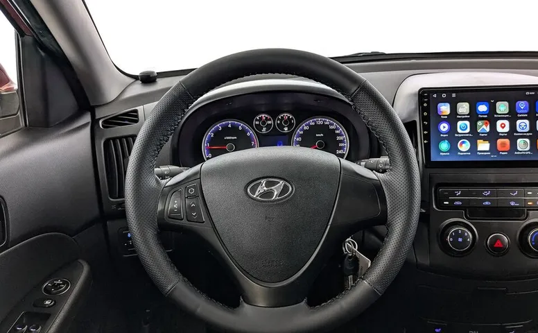 i30