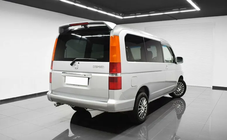 Honda Stepwgn V