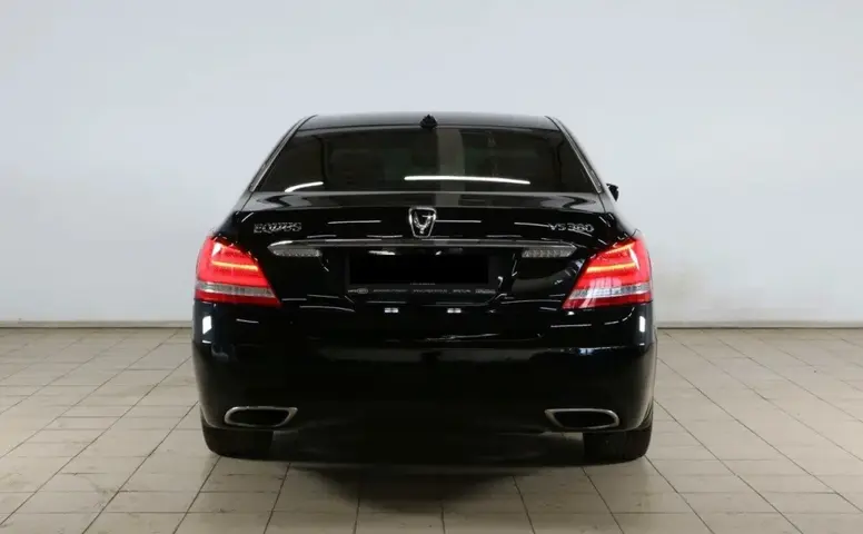 Hyundai Equus