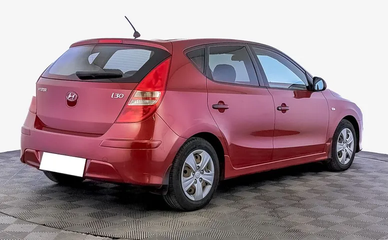 i30