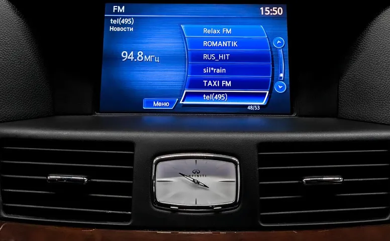 Infiniti M