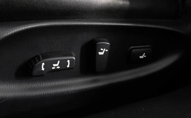 Infiniti M