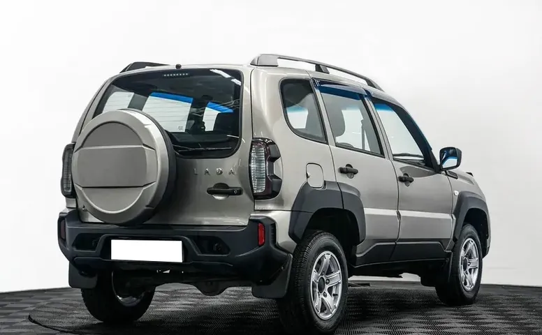 Niva Travel