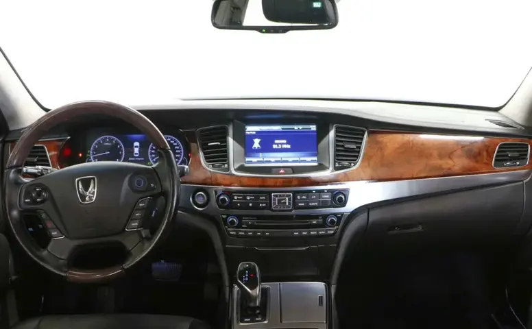 Hyundai Equus