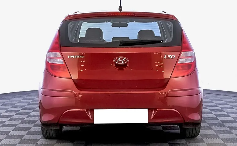 i30