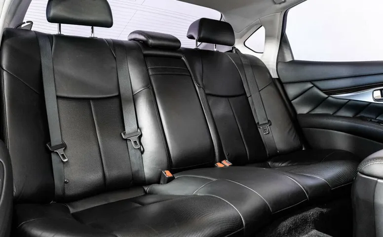 Infiniti M