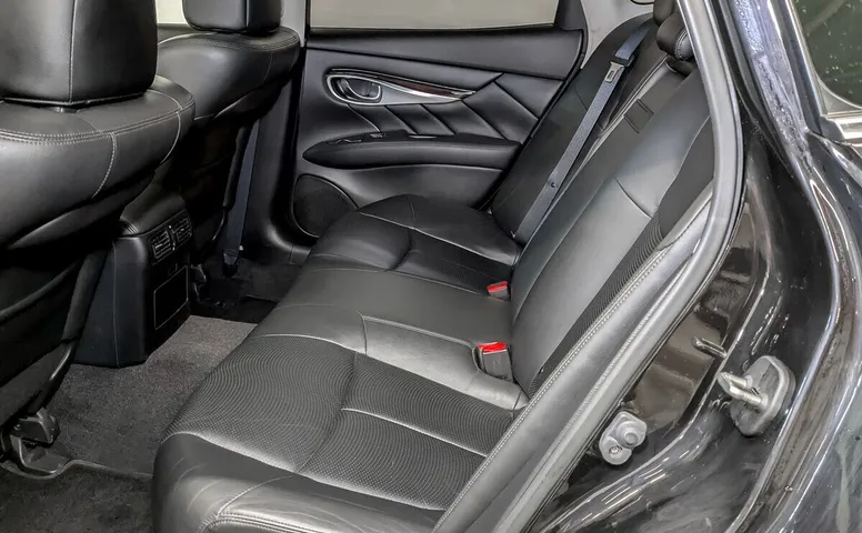 Infiniti M