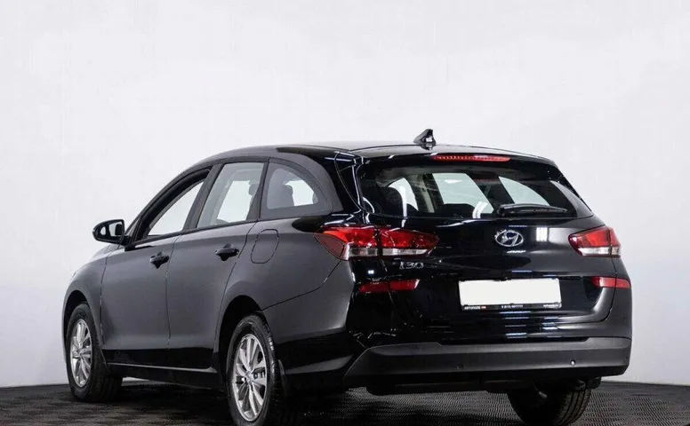 i30