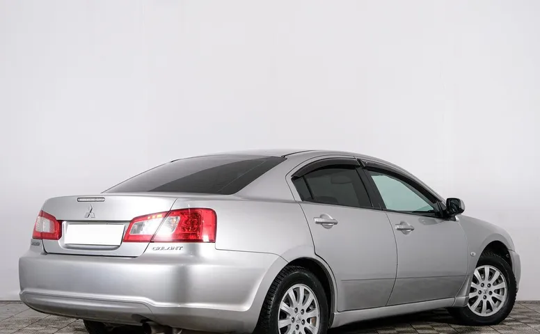 Mitsubishi GALANT