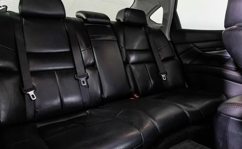 Infiniti M