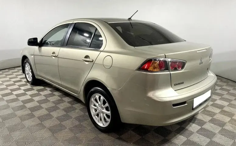 Mitsubishi Lancer