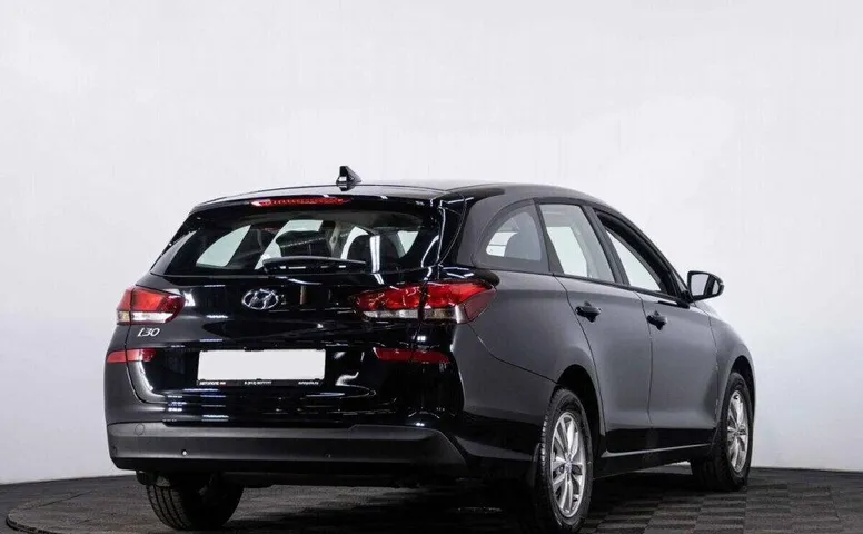 i30