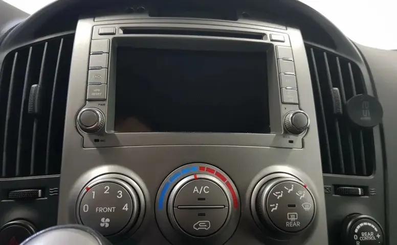 Hyundai H-1