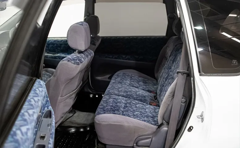 Toyota Ipsum, 2 поколение