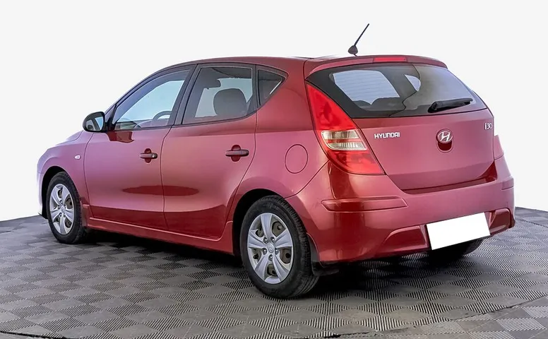 i30