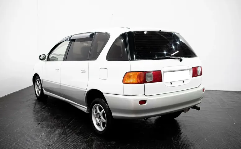 Toyota Ipsum, 2 поколение