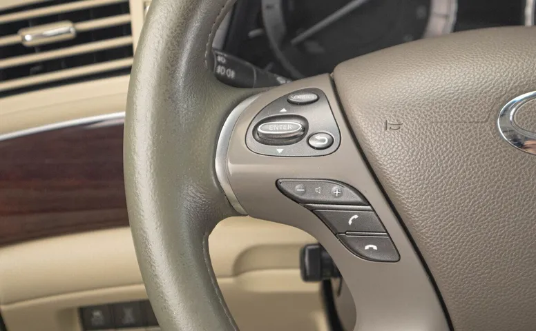 Infiniti M