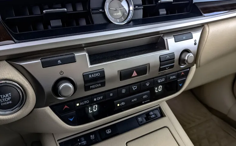 Lexus ES