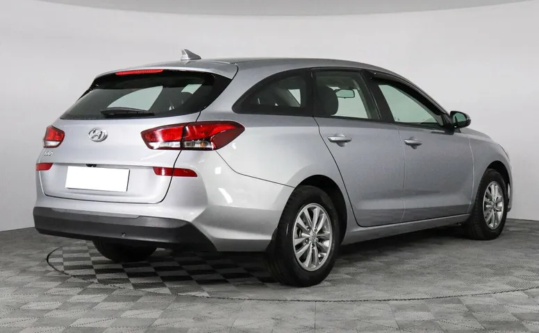 i30