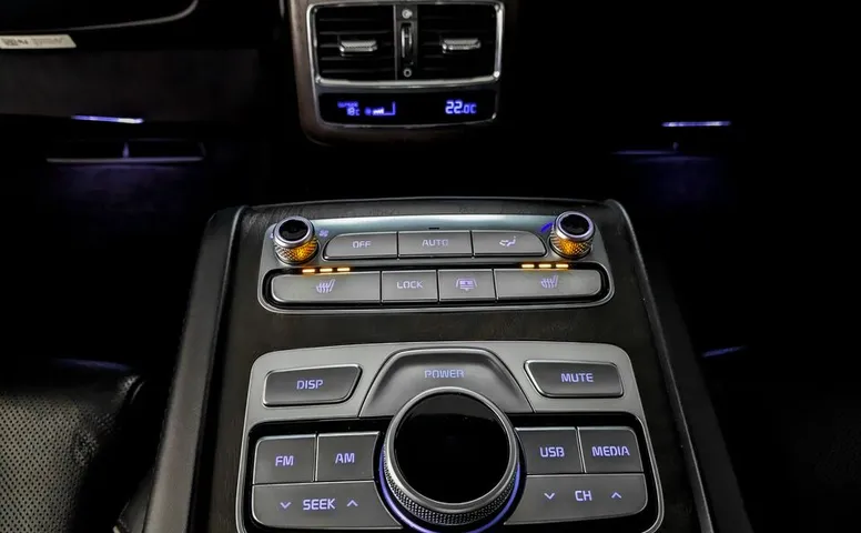 K900