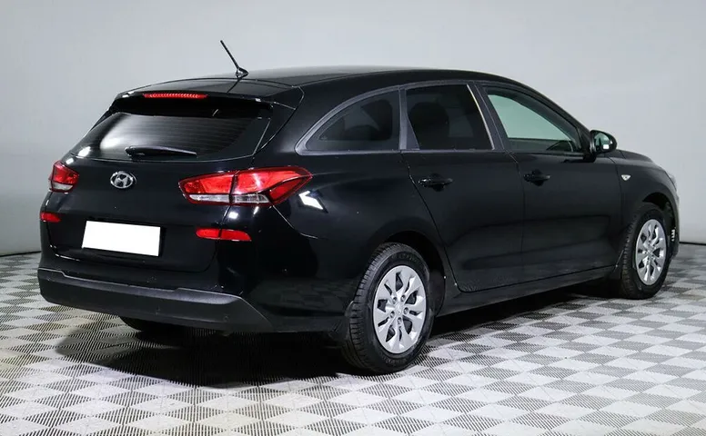 i30